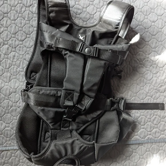 Tailup Dog Carrier - Picture 4 of 8